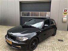 BMW 1-serie - 116i EffDyn. Ed. Business Line Ultimate Edition Leder/Navi/Xenon