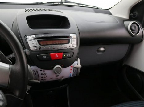 Peugeot 107 - automaat Smartsteer Stuurknop met functies . Aangepaste auto - 1