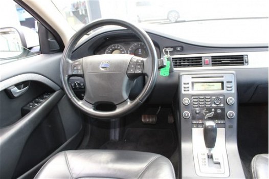 Volvo XC70 - 2.4 D5 AWD Automaat 185 PK | Trekhaak | Elektrische achterklep | High Performance Sound - 1