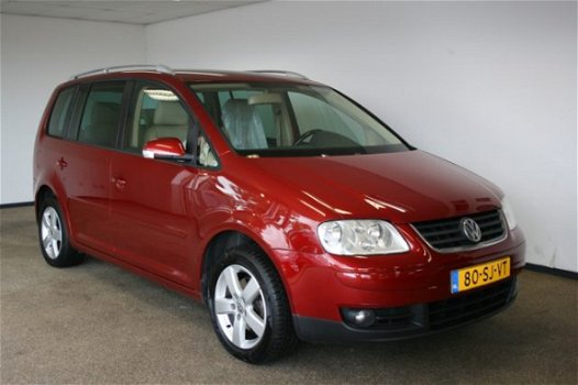 Volkswagen Touran - 2.0-16V FSI Highline NAP - 1