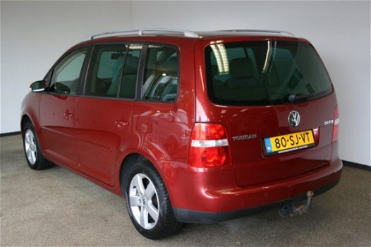 Volkswagen Touran - 2.0-16V FSI Highline NAP - 1