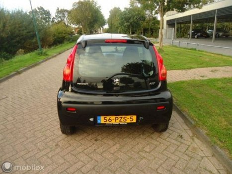 Peugeot 107 - - 1.0-12V Millesim 200 - 1