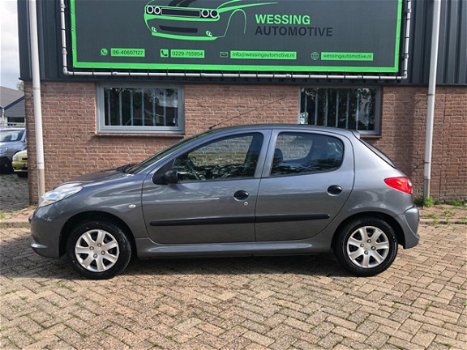 Peugeot 206 - 1.1 XR 5-drs AIRCO goed oh NL-auto 2010 nw apk - 1