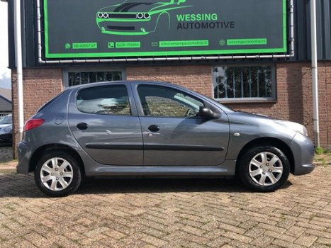 Peugeot 206 - 1.1 XR 5-drs AIRCO goed oh NL-auto 2010 nw apk - 1