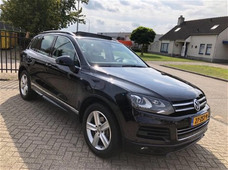 Volkswagen Touareg - 3.0 TDI R-line (bj 2012) PANORAMA|LEDER|NAVIGATIE - 1