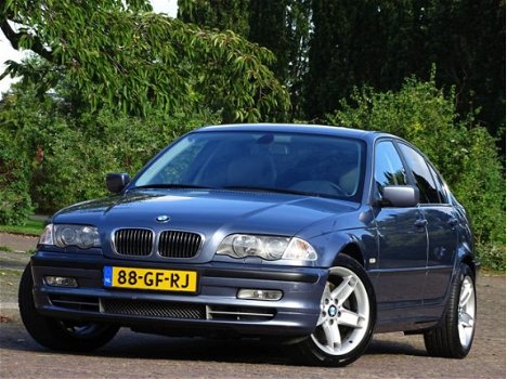 BMW 3-serie - 330xi 231PK+ / automaat *NAP - 1