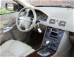 Volvo XC90 - 2.4 D5 AWD *Schuifdak*Leder*Memory*BTW - 1 - Thumbnail