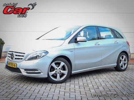 Mercedes-Benz B-klasse - 180 Ambition | Clima | Navi | Cruise | Pdc | Lichtmetaal 17 inch | Trekhaak - 1