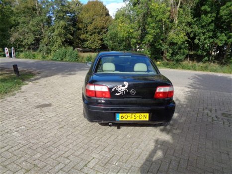 Opel Omega - 2.2i-16V - 1