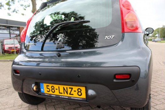 Peugeot 107 - 1.0-12V XR 5 drs airco /parkeersensoren - 1