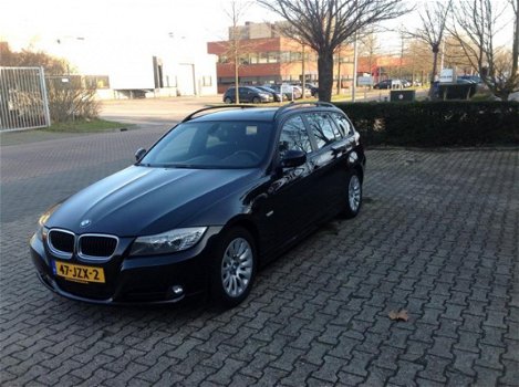 BMW 3-serie Touring - 320d Business Line zeer netjes en goed onderhouden - 1