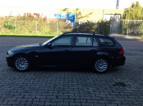 BMW 3-serie Touring - 320d Business Line zeer netjes en goed onderhouden - 1