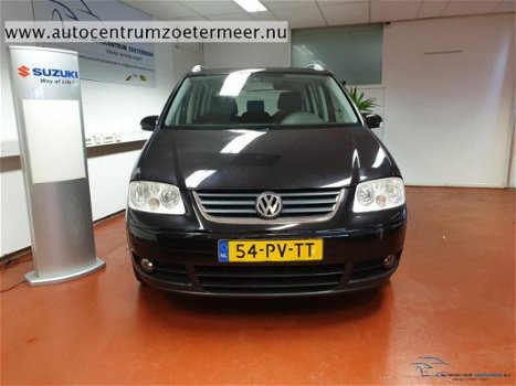 Volkswagen Touran - 1.6 16V FSI Highline - 1