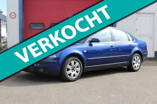 Volkswagen Passat - 2.0 Comfortline Airco, APK 12/2020, ESP - 1