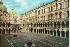 Italie Venezia Palazzo Ducale Cortile 1