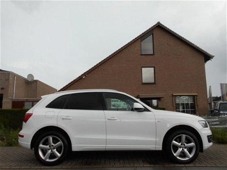 Audi Q5 - 3.2FSI QUATTRO S-LINE PANORAMADAK/NAVIGATIE/LEER/XENON/LED/PDC - 1