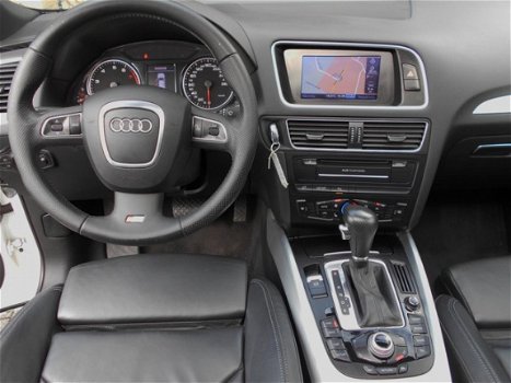 Audi Q5 - 3.2FSI QUATTRO S-LINE PANORAMADAK/NAVIGATIE/LEER/XENON/LED/PDC - 1