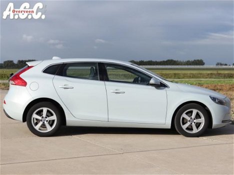 Volvo V40 - 2.0 D2 Momentum Navi PDC ECC 118.000km - 1