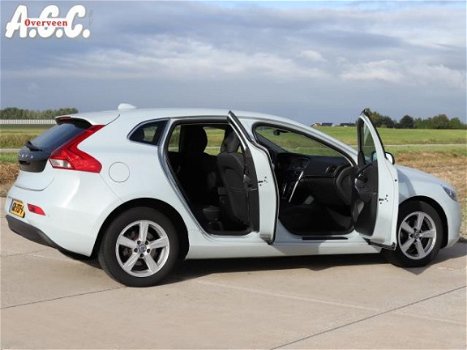 Volvo V40 - 2.0 D2 Momentum Navi PDC ECC 118.000km - 1