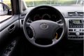 Toyota Avensis Verso - 2.0i Linea Luna Clima/Dealer onderhouden/APK sept 2020 - 1 - Thumbnail