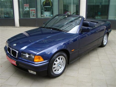 BMW 3-serie Cabrio - 318i Executive NAP - 1