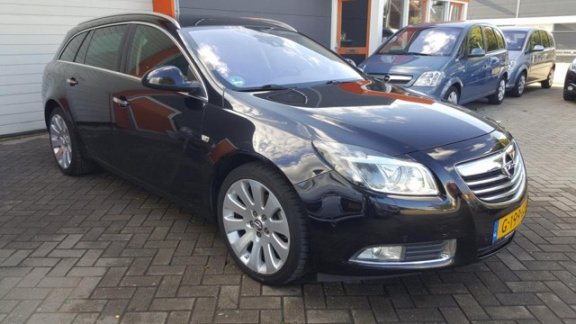 Opel Insignia Sports Tourer - 2.0 T Edition 4x4 leder clima pdc enz - 1