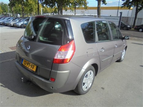 Renault Grand Scénic - 2.0-16V Expression Luxe AUTOMAAT 7 persoons - 1