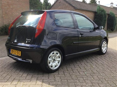 Fiat Punto - 1.2-16V SportSound met airco & weinig ECHTE KM's - 1