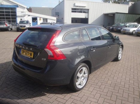 Volvo V60 - 2.0 D3 136pk. Business 6 bak Navi / Xenon - 1