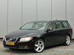 Volvo V70 - D5 AWD AUT Momentum Navi / Leer / 18'' - 1 - Thumbnail