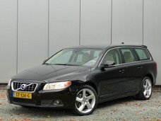 Volvo V70 - D5 AWD AUT Momentum Navi / Leer / 18''