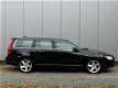 Volvo V70 - D5 AWD AUT Momentum Navi / Leer / 18'' - 1 - Thumbnail