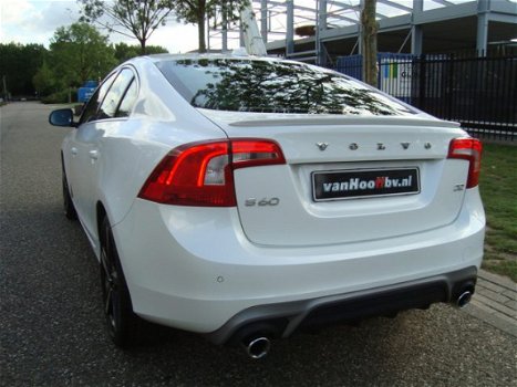 Volvo S60 - 1.6 D2 R-Design - 1