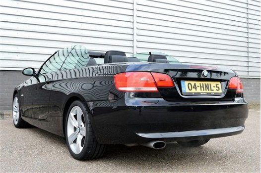 BMW 3-serie Cabrio - 320i High Executive RIJKLAAR PRIJS-GARANTIE Navigatie Leder interieur Xenon - 1