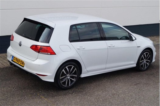 Volkswagen Golf - 1.6 TDI Lounge R Optic Dealer onderhouden - 1