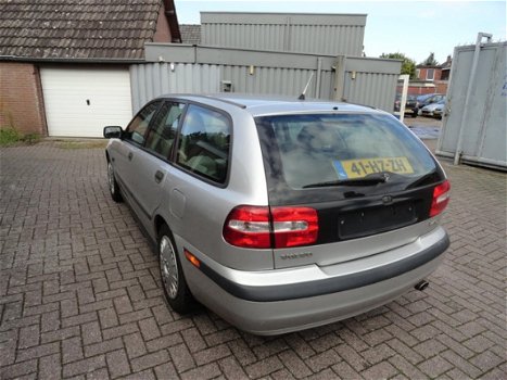 Volvo V40 - 1.6 ( KM 300458 NAP AIRCO) - 1