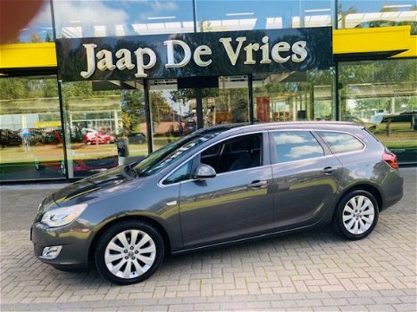 Opel Astra Sports Tourer - 1.4 T140PK COSMO ECC NAV PDC - 1