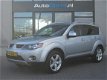 Mitsubishi Outlander - 2.4 Intense 4WD + 7 Personen Clima, NAVI, afnb. Trekhaak - 1 - Thumbnail