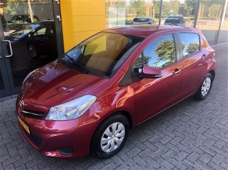 Toyota Yaris - 1.3 VVT-i Now AIRCO / 5-DEURS / AIRBAGS / RADIO-CD - 1