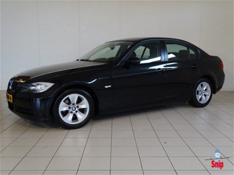 BMW 3-serie - 318i Business Line Xenon + Navi + Clima + Cruise - 1