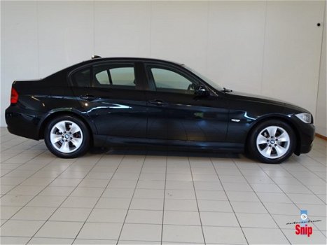 BMW 3-serie - 318i Business Line Xenon + Navi + Clima + Cruise - 1