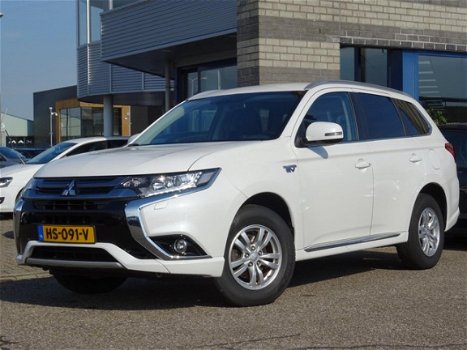 Mitsubishi Outlander - 2.0 PHEV EX BTW PRIJS FULL-MAP NAVI+CAMERA ECC LMV 1/2 ZWART LEER D-GLAS MULT - 1