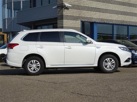 Mitsubishi Outlander - 2.0 PHEV EX BTW PRIJS FULL-MAP NAVI+CAMERA ECC LMV 1/2 ZWART LEER D-GLAS MULT - 1