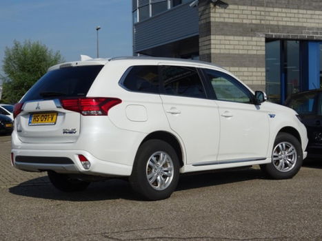 Mitsubishi Outlander - 2.0 PHEV EX BTW PRIJS FULL-MAP NAVI+CAMERA ECC LMV 1/2 ZWART LEER D-GLAS MULT - 1