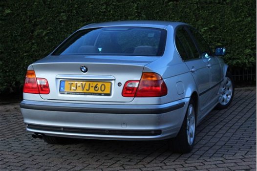 BMW 3-serie - 320i Executive - 1