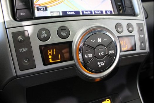 Toyota Verso - 1.6 VVT-i Business climate control / navigatie / cruise control - 1