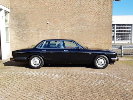 Daimler Sovereign - 3.6 Valt in overgangsregeling voor oldtimers, wegenbelasting €125,- per JAAR - 1