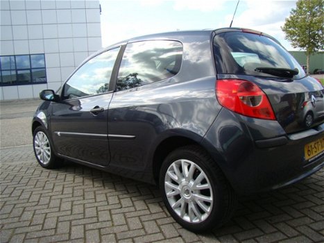 Renault Clio - 1.6-16V Dynamique Luxe - 1