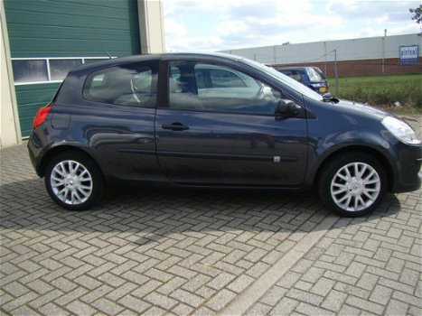 Renault Clio - 1.6-16V Dynamique Luxe - 1