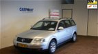 Volkswagen Passat Variant - 2.0-20V Highline 2004 Clima*Pdc*Elek Pakket*Lm velg*Apk Nieuw - 1 - Thumbnail